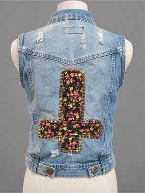 Hybrid Juniors L Distressed Studded Floral Cross Denim Vest Rocker Boho